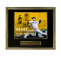 【T-SHOP限定】13.岩崎優投手 通算100セーブ達成記念 直筆サイン入りフォトパネル【BBM】★受注生産品★
