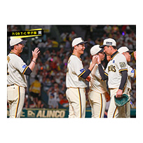 ブロマイド 7/29 T-C No.4　22藤川監督、49大竹、13岩崎