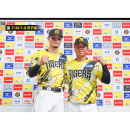 ブロマイド 7/26 T-G No.5　8佐藤（輝明）、41村上